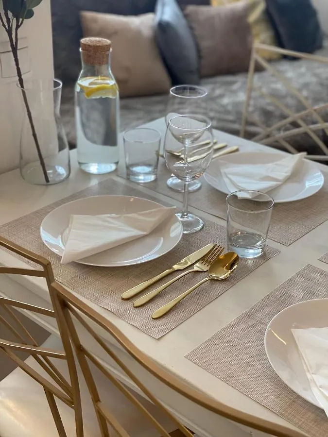 Vicky - New Apartment Centrum Srodmiescie وارسو 0*,  بولندا